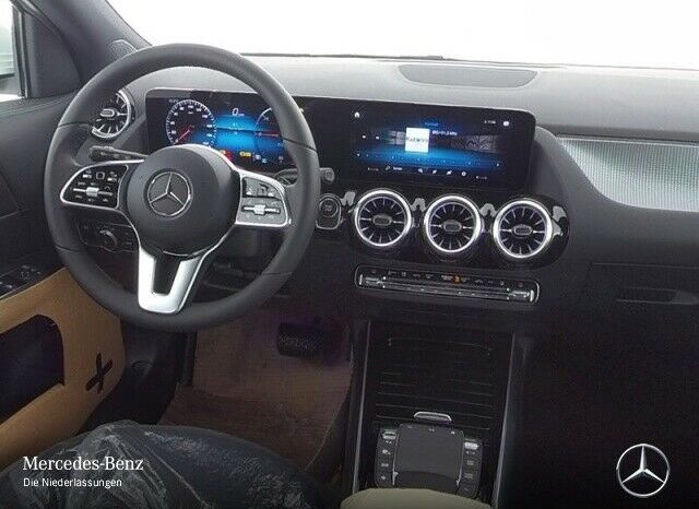 Mercedes-Benz EQA 250 completo